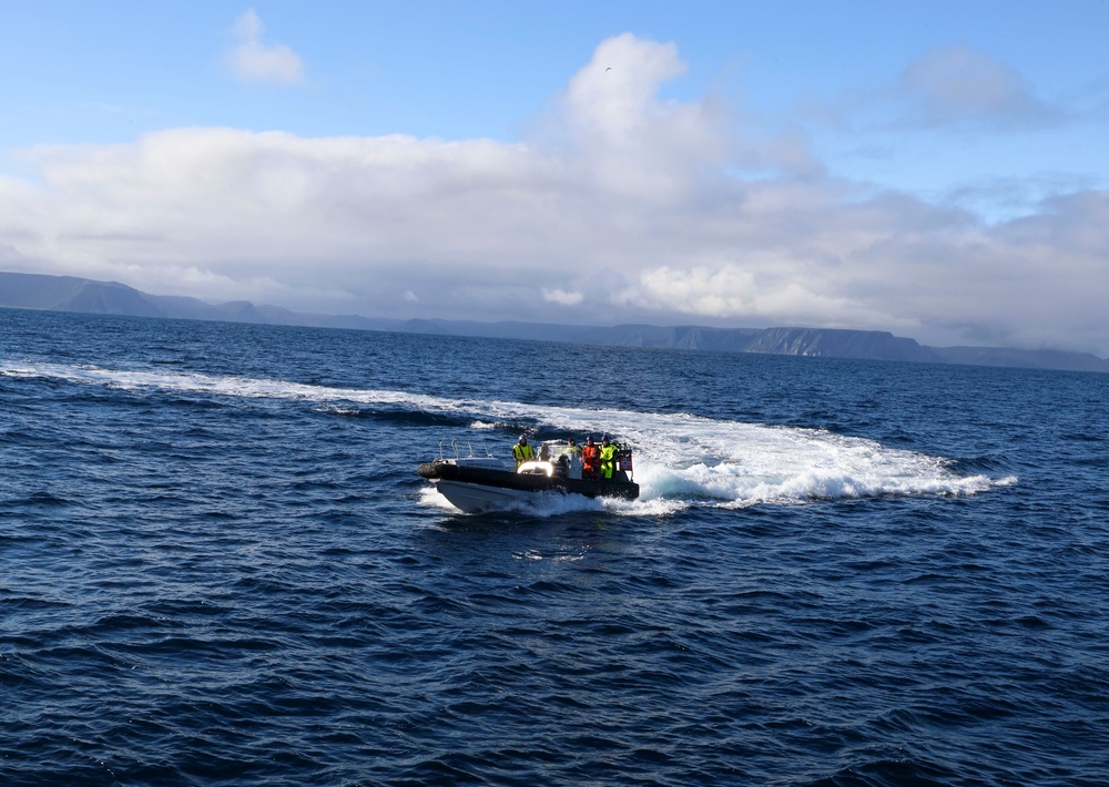 HNoMS Thor Heyerdahl (F-314) Sailors Visit USS Bainbridge (DDG 96)