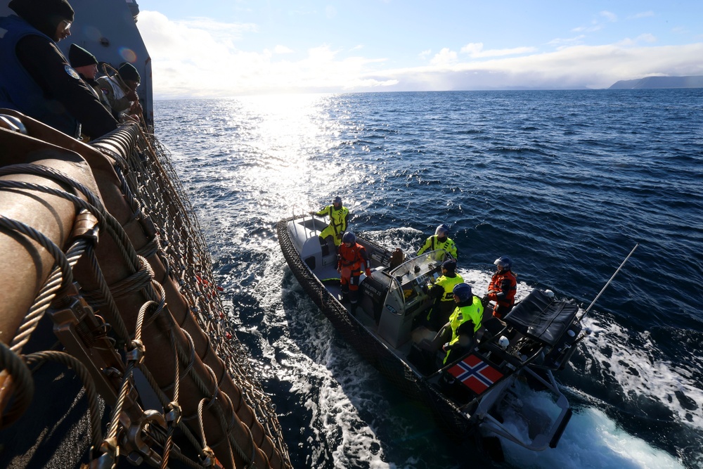 HNoMS Thor Heyerdahl (F-314) Sailors Visit USS Bainbridge (DDG 96)