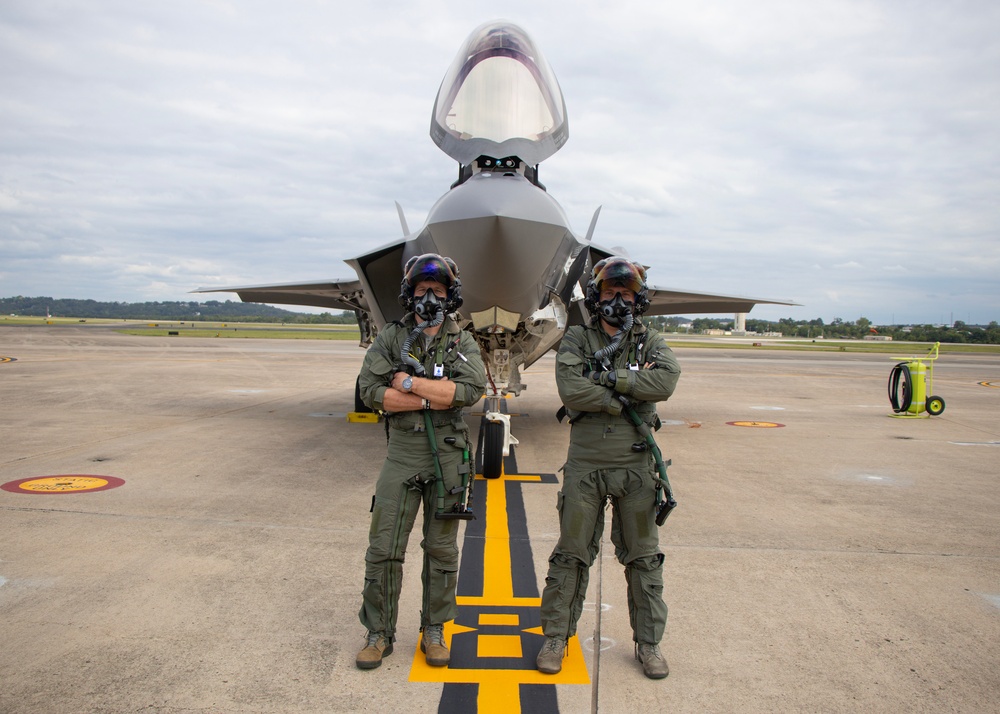 Polish F-35 pilots train at Ebbing ANGB