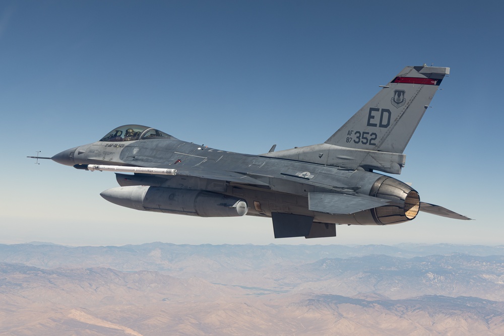 Edwards F-16C over the Mojave Desert
