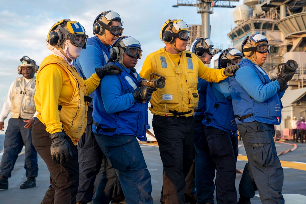 USS Kearsarge Conducts Flight Deck Fire Drill