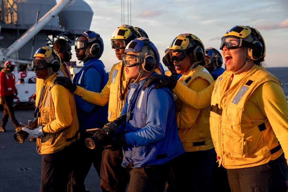 USS Kearsarge Conducts Flight Deck Fire Drill Underway