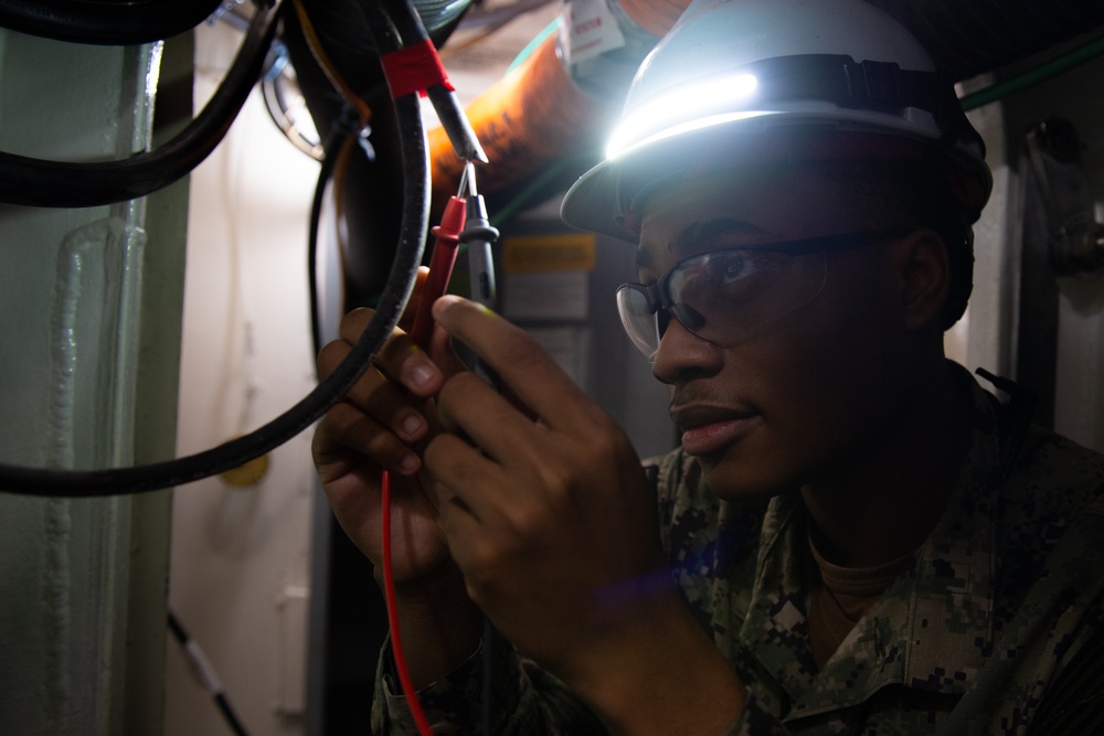 USS Ronald Reagan Sailors Work to Maintain Material Condition
