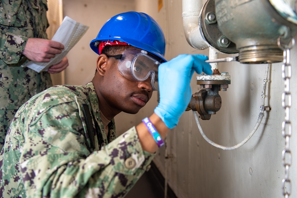 USS Ronald Reagan Sailors Work to Maintain Material Condition