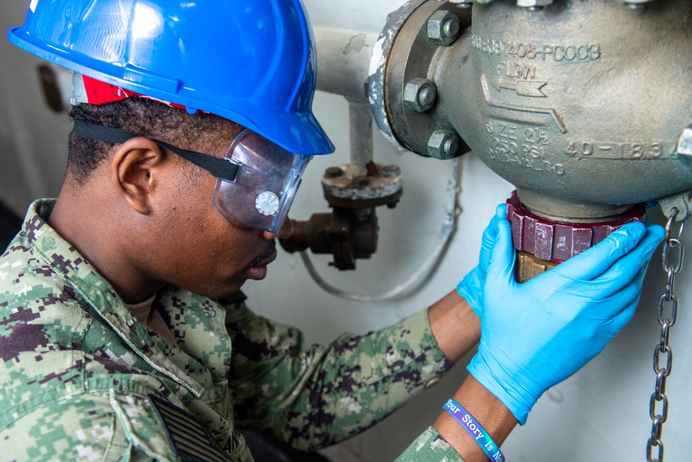 USS Ronald Reagan Sailors Work to Maintain Material Condition
