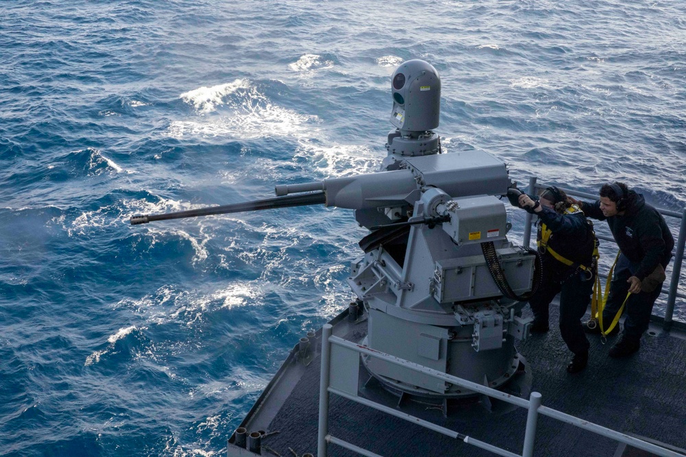 USS Kearsarge Conducts Live Fire
