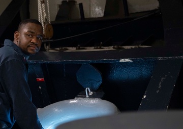 Kearsarge Conducts Anchor Drop Evolution