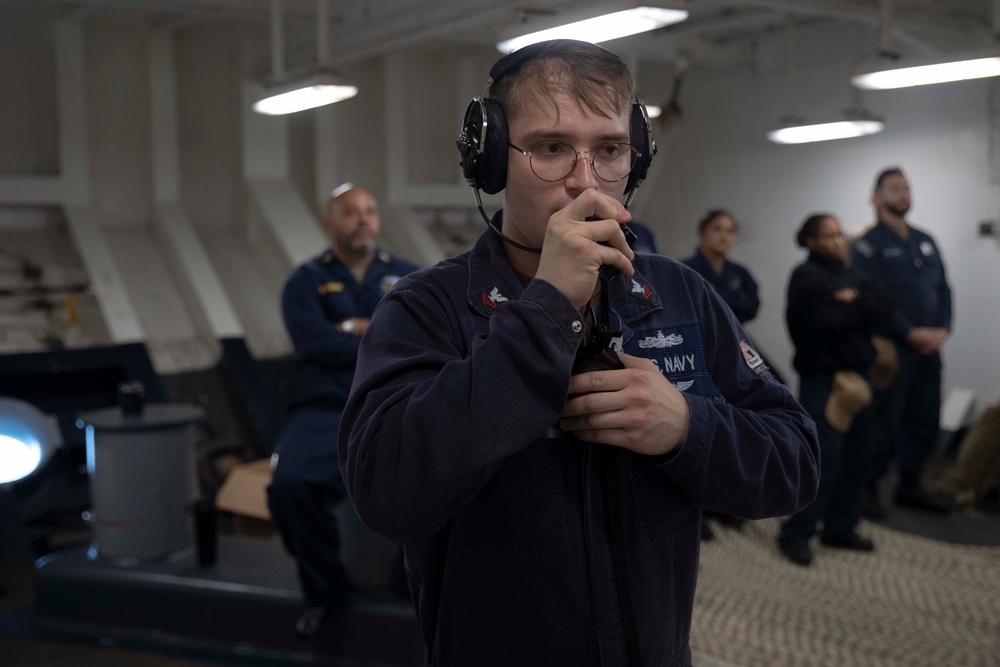 Kearsarge Conducts Anchor Drop Evolution