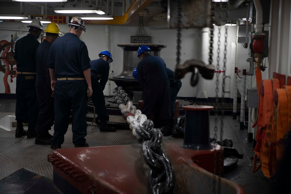 Kearsarge Conducts Anchor Drop Evolution