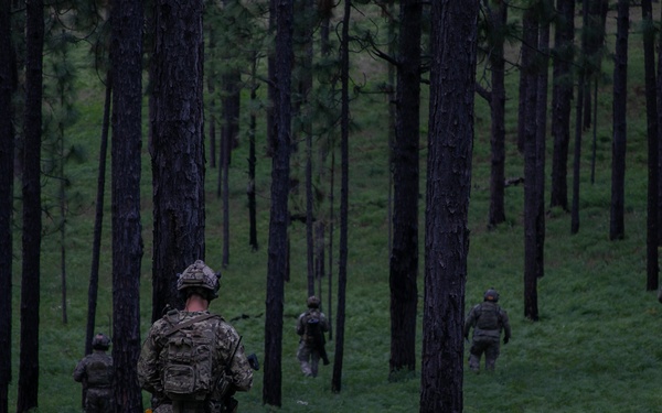 Italian SOF Soldiers Assault Objective in Conjunction with 5th SFG (A) at JRTC