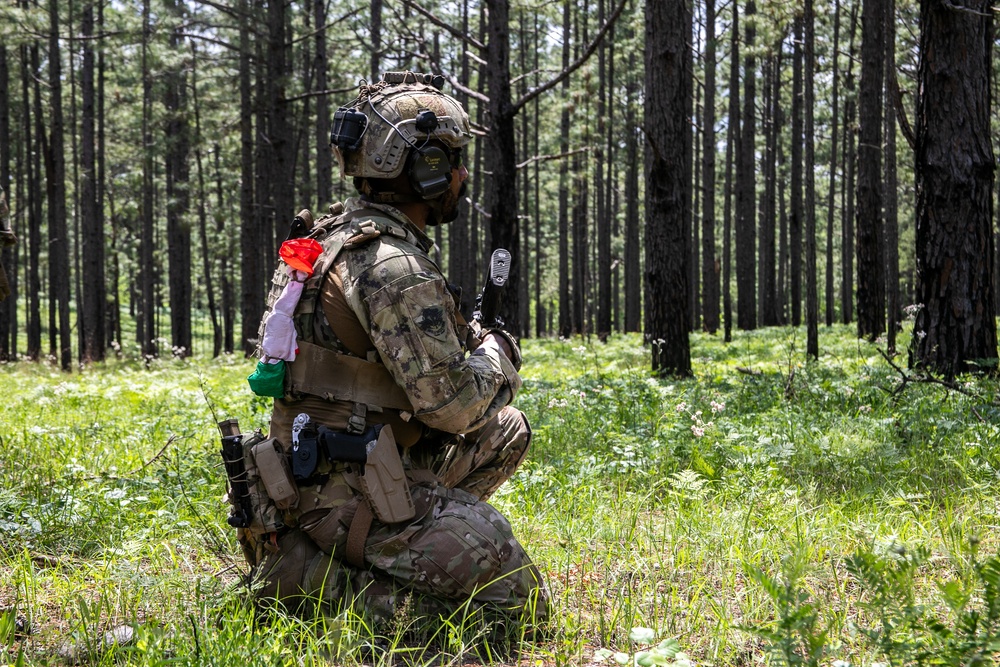 Italian SOF Soldiers Assault Objective in Conjunction with 5th SFG (A) at JRTC