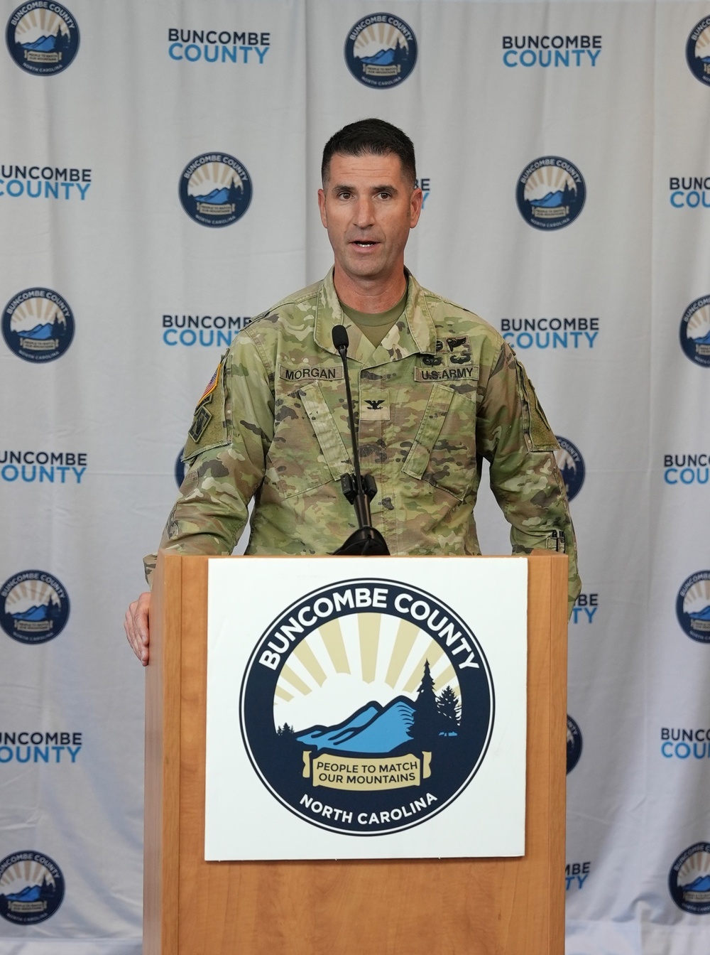 Commander joins community for final Hurricane Helene briefing
