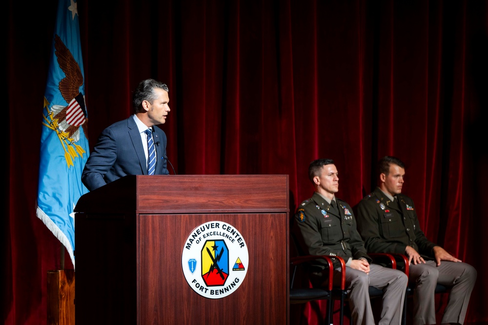 SD Hegseth Visits Fort Benning, Georgia