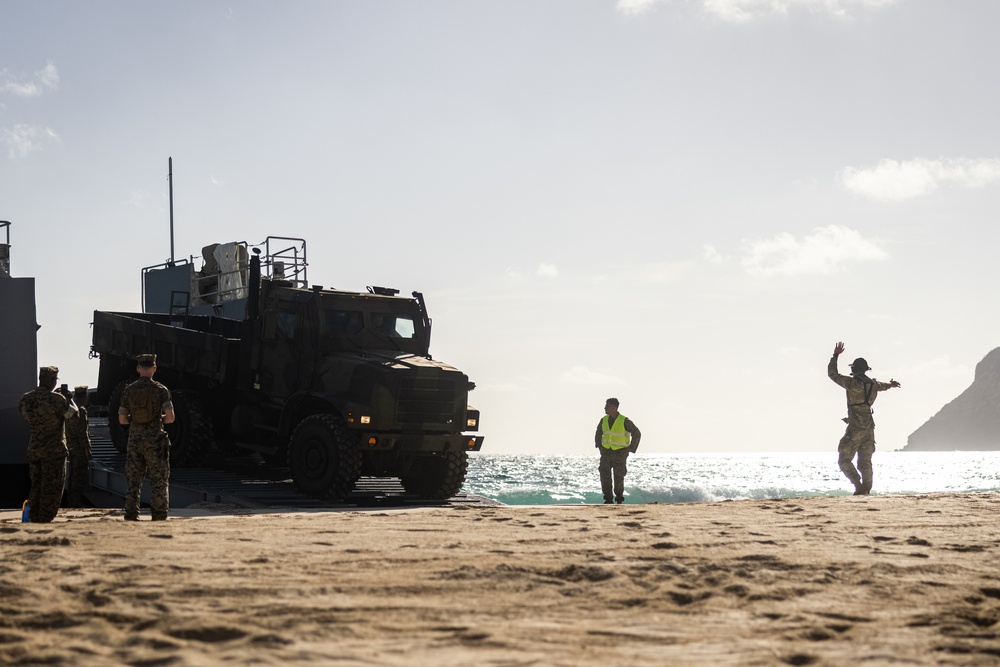 3d LLB conducts beach rehearsals with U.S. Army MSVL