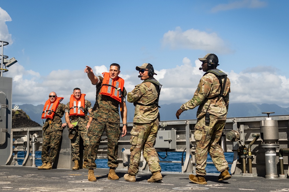 3d LLB conducts beach rehearsals with U.S. Army MSV(L)