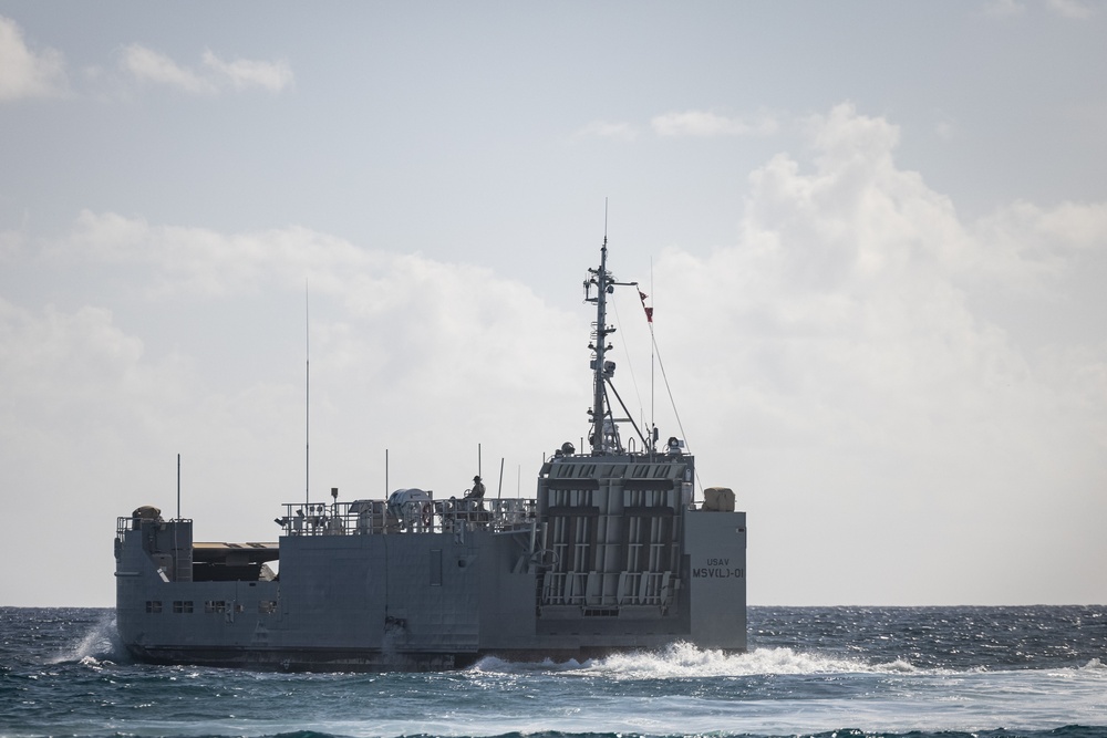3d LLB conducts beach rehearsals with U.S. Army MSV(L)