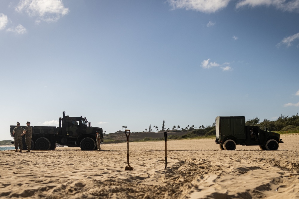 3d LLB conducts beach rehearsals with U.S. Army MSV(L)
