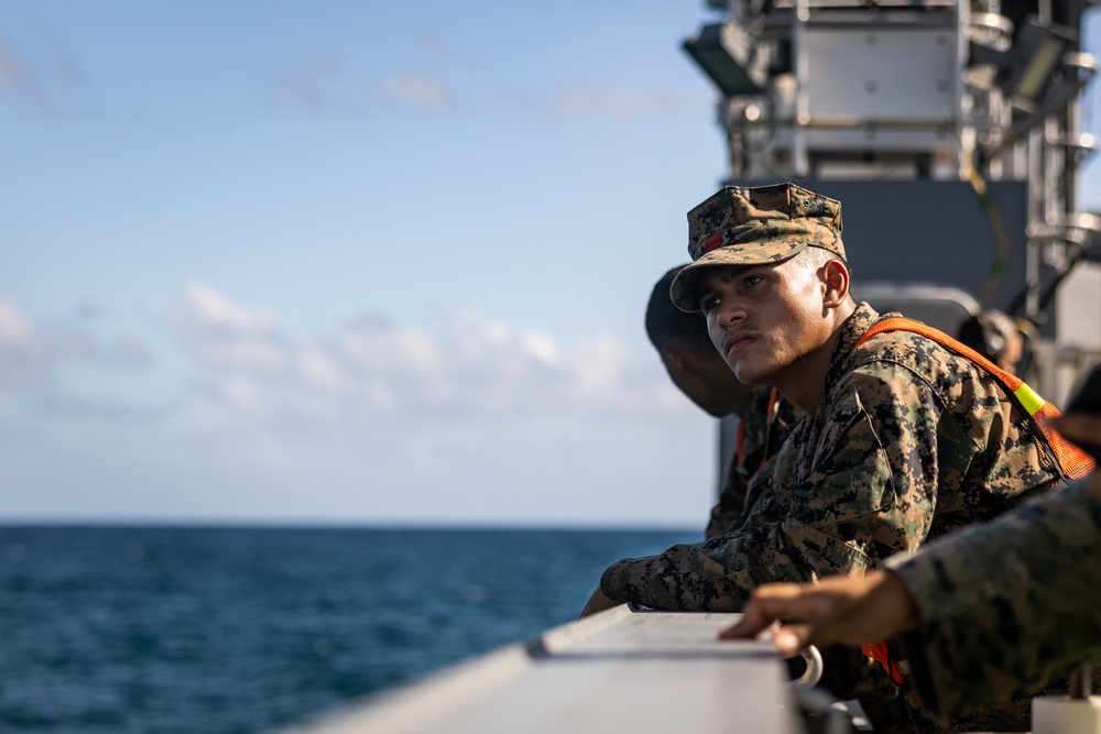 3d LLB conducts beach rehearsals with U.S. Army MSV(L)
