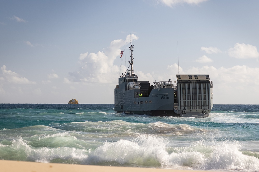 3d LLB conducts beach rehearsals with U.S. Army MSV(L)