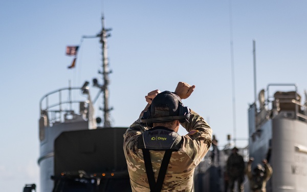 3d LLB conducts beach rehearsals with U.S. Army MSV(L)