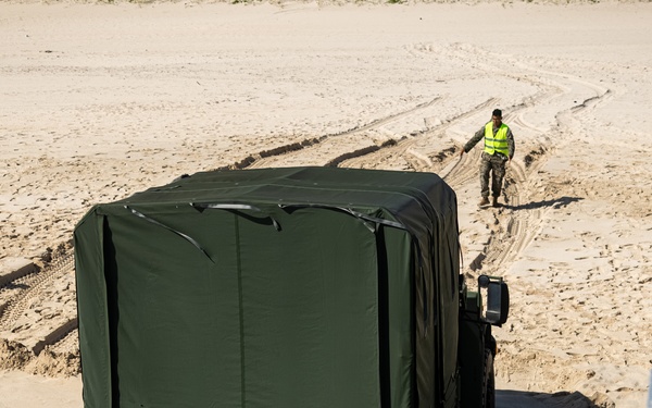 3d LLB conducts beach rehearsals with U.S. Army MSV(L)