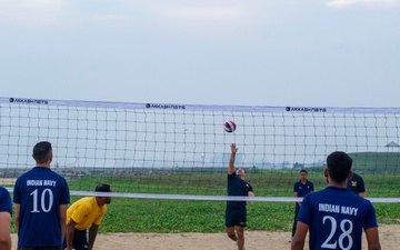 USS Frank Cable Sailors play Volleyball with Indian Navy sailors