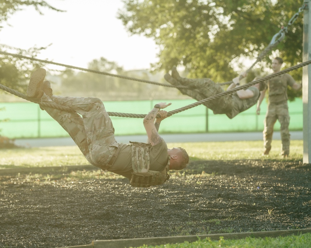 Sky Soldiers Conduct an Obstacle Course