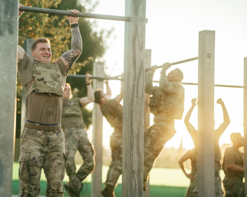 Sky Soldiers Conduct an Obstacle Course
