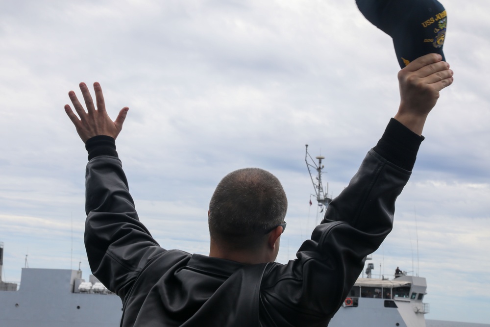 Sailors aboard the USS John Finn conduct a replenishment-at-sea approach exercise during Super Garuda Shield in the Java Sea