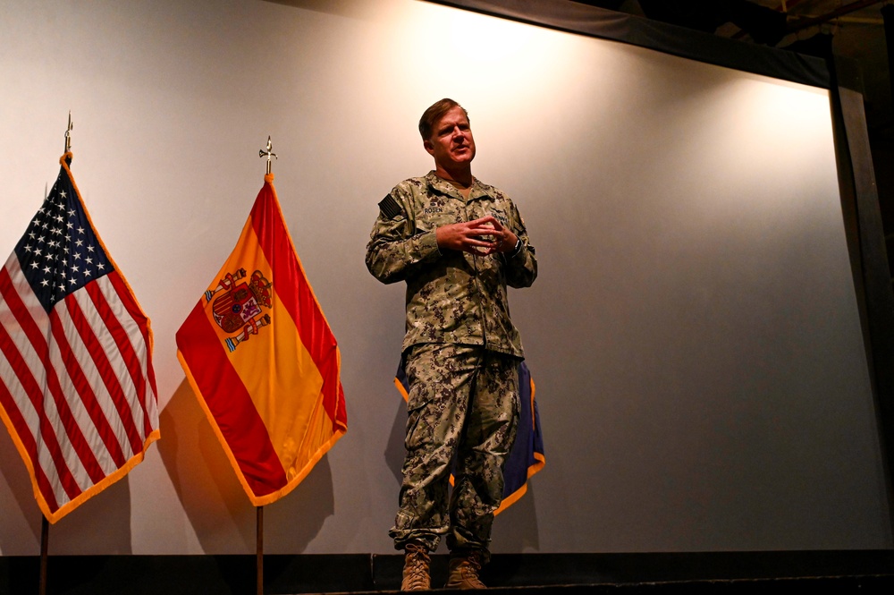 Commander, Navy Region Europe, Africa, Central visits NAVSTA Rota