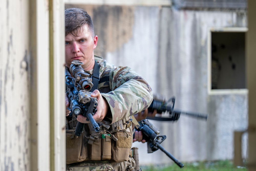Green Berets and ANG conduct CQB at Sage Eagle 25-4