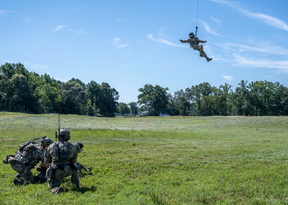 Green Berets and National Guard conduct helicopter medevac at Sage Eagle 25-4