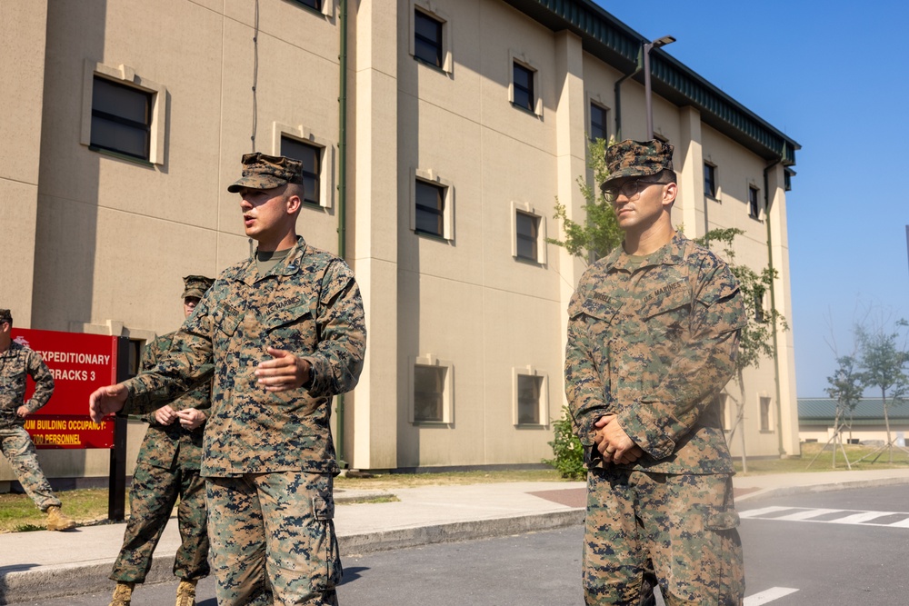 Col. Barclay Visits Marines in Camp Mujuk During KMEP 25.2