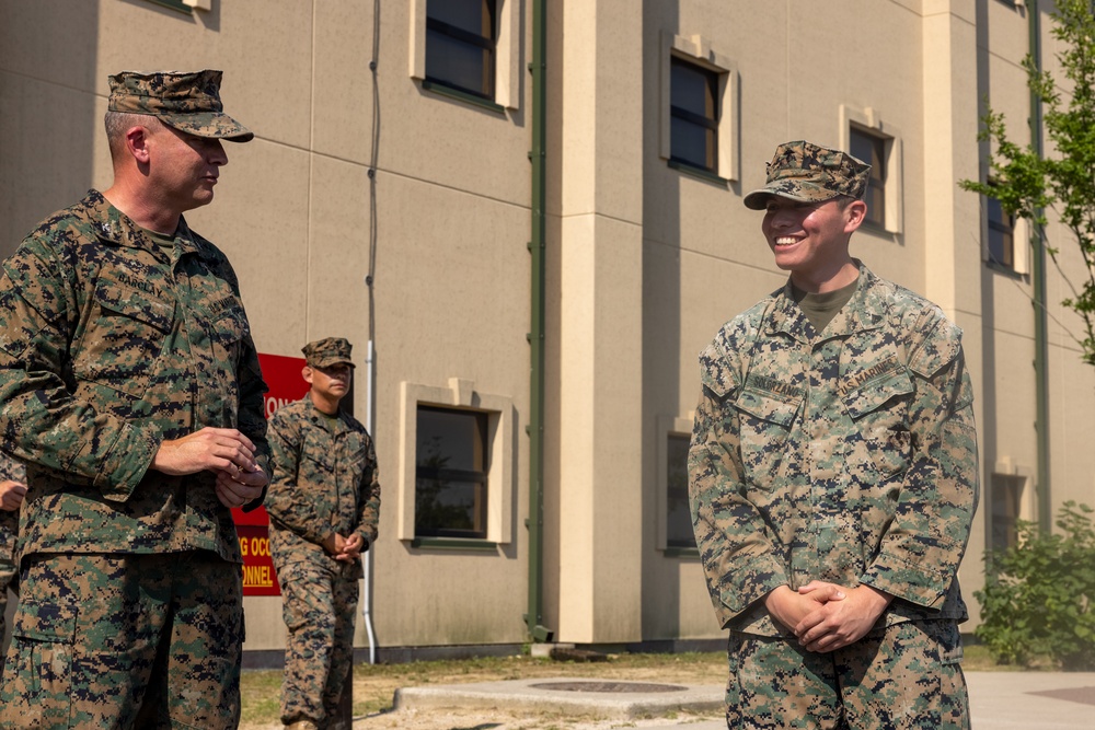 Col. Barclay Visits Marines in Camp Mujuk During KMEP 25.2