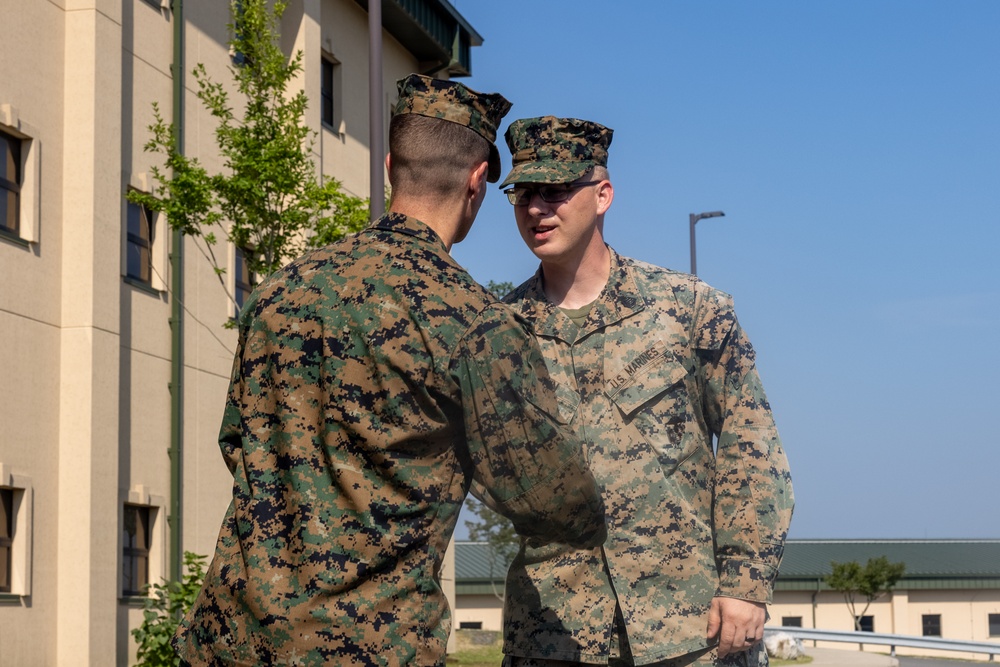 Col. Barclay Visits Marines in Camp Mujuk During KMEP 25.2