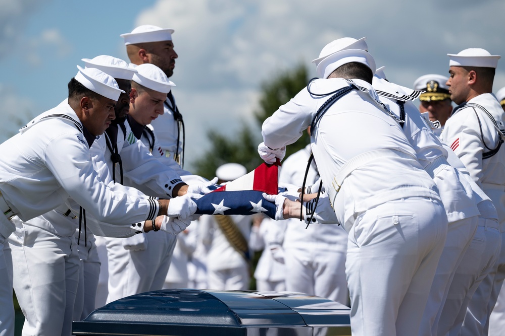 Full Military Funeral Honors with Escort are Conducted for U.S. Navy Capt. Edward Estes in Section 57