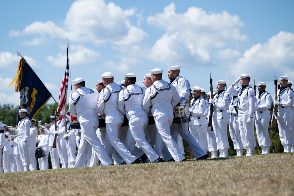 Full Military Funeral Honors with Escort are Conducted for U.S. Navy Capt. Edward Estes in Section 57