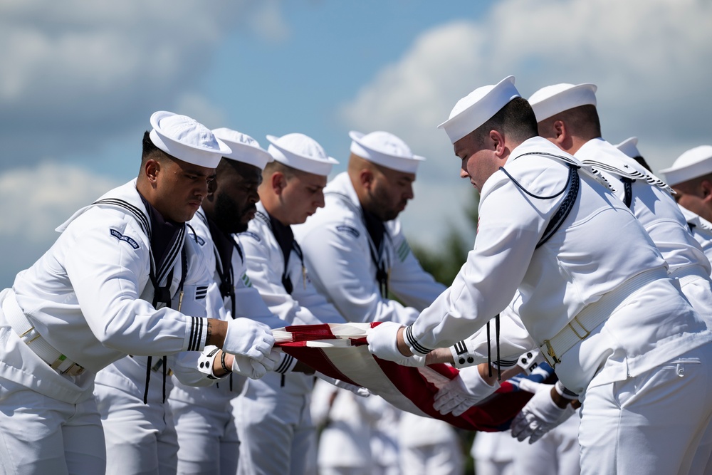 Full Military Funeral Honors with Escort are Conducted for U.S. Navy Capt. Edward Estes in Section 57
