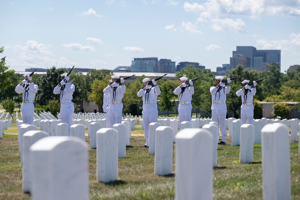 Full Military Funeral Honors with Escort are Conducted for U.S. Navy Capt. Edward Estes in Section 57