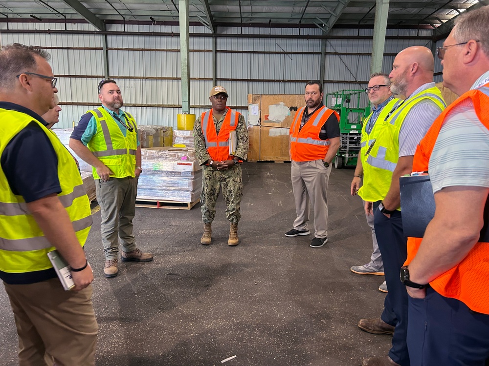 Capt. Wilson visits NAVSUP FLC Jacksonville operations at Blount Island