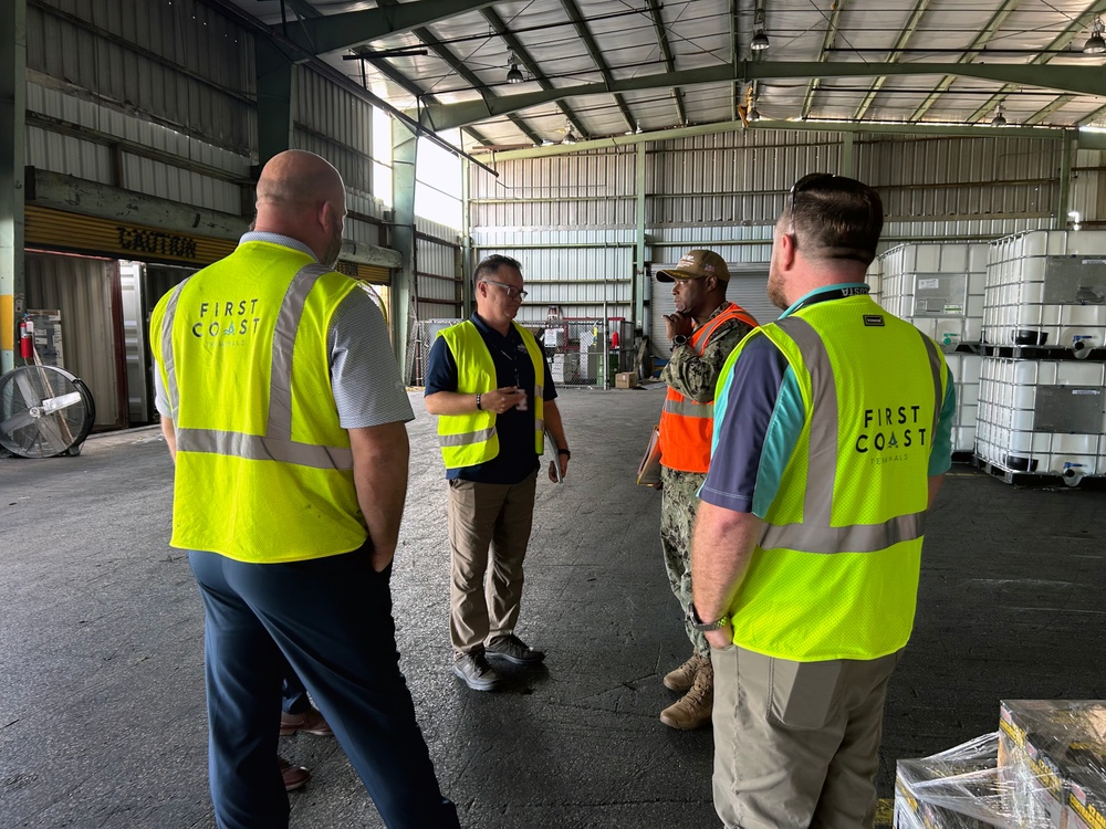 Capt. Wilson visits NAVSUP FLC Jacksonville operations at Blount Island