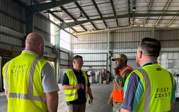 Capt. Wilson visits NAVSUP FLC Jacksonville operations at Blount Island