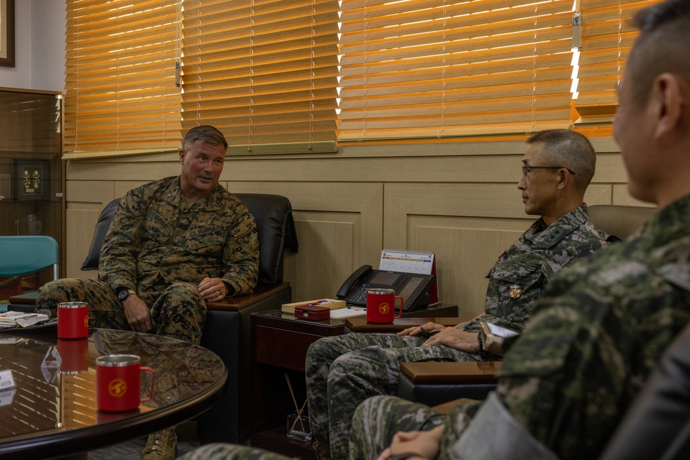 Brig. Gen. Matthew Good Visits Marines and Sailors, Meets with ROKMC 1st Marine Division Commanders During KMEP 25.2