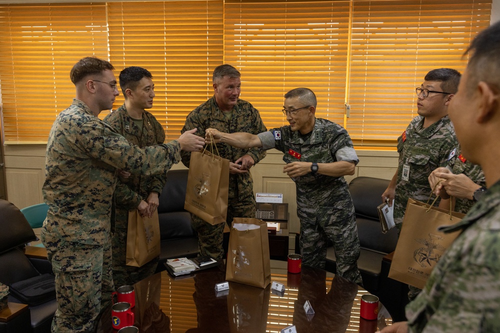 Brig. Gen. Matthew Good Visits Marines and Sailors, Meets with ROKMC 1st Marine Division Commanders During KMEP 25.2