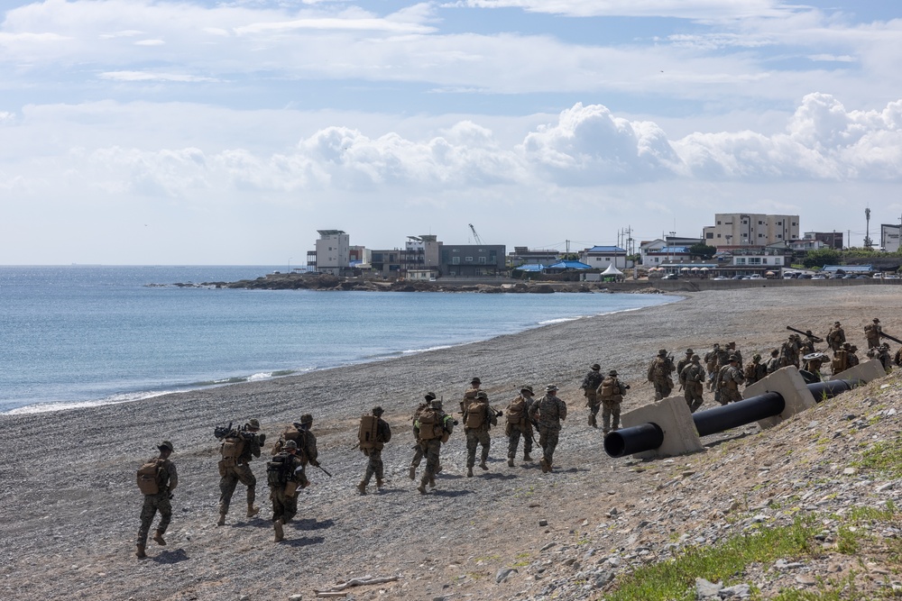 DVIDS - Images - ROK Marines Conduct Simulated Amphibious Assault ...