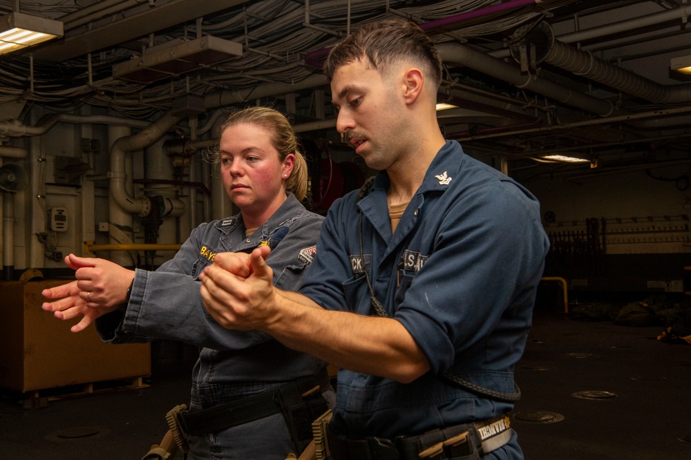 Boxer conducts M18 training