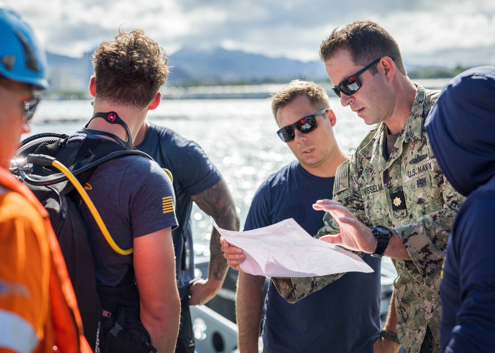 U.S. Navy prepares for USS Arizona platform removal