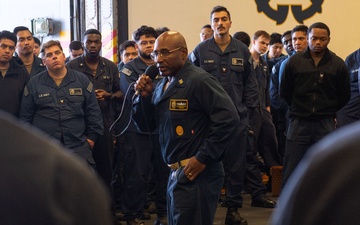 Boxer CMC speaks with Junior Enlisted