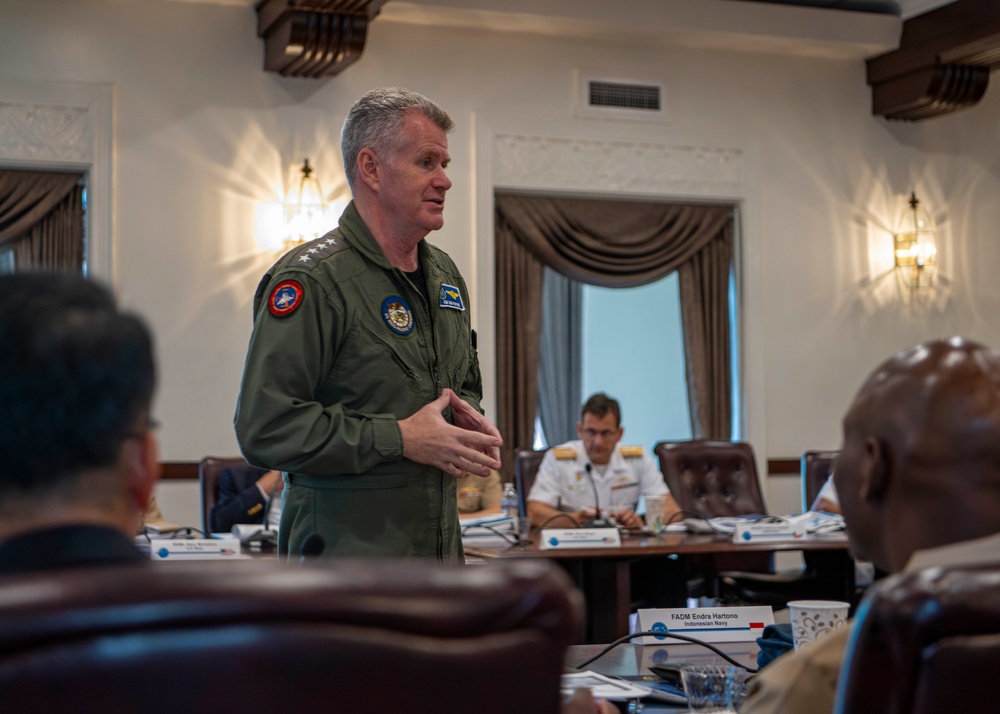 Adm. Samuel J. Paparo, commander, U.S. Indo-Pacific Command, speaks to CFMCC flag course students and faculty at Joint Base Pearl Harbor-Hickam