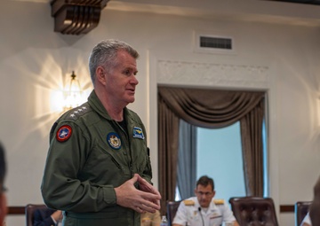 Adm. Samuel J. Paparo, commander, U.S. Indo-Pacific Command, speaks to CFMCC flag course students and faculty at Joint Base Pearl Harbor-Hickam